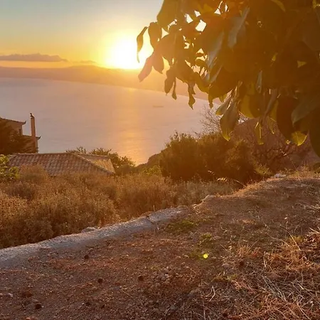 Demi ' S House : σπίτι στο βουνό με μαγευτική θέα! アパート *