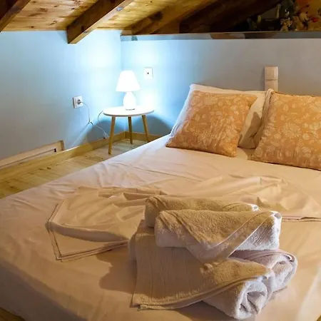 Demi ' S House : σπίτι στο βουνό με μαγευτική θέα! アパート カラマタ