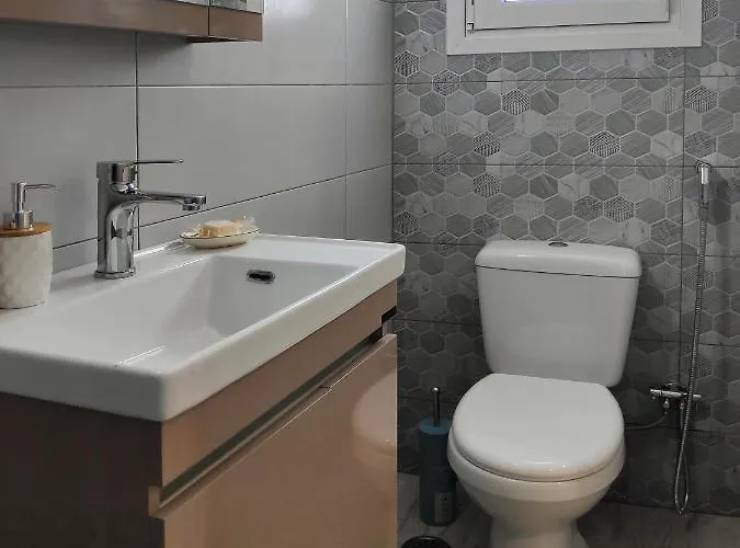 Demi ' S House : σπίτι στο βουνό με μαγευτική θέα! Апартаменты Каламата