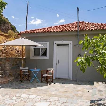 Demi ' S House : σπίτι στο βουνό με μαγευτική θέα! Calamata