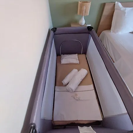 Demi ' S House : σπίτι στο βουνό με μαγευτική θέα! Lägenhet