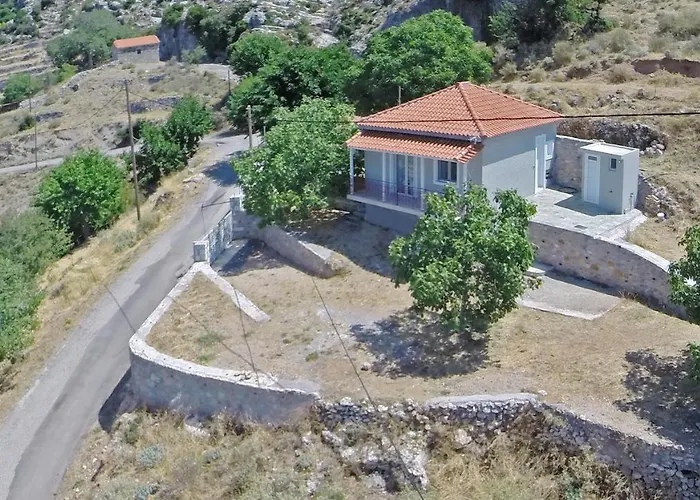 Demi ' S House : σπίτι στο βουνό με μαγευτική θέα! * Calamata