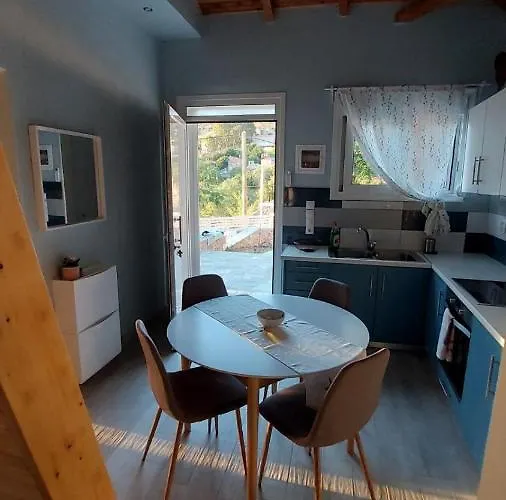 Apartament Demi ' S House : σπίτι στο βουνό με μαγευτική θέα! Kalamata